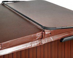 Lève-couverture Leisure Concepts CoverMate III · Vérins pneumatiques · Montage sur jupe – Image 6